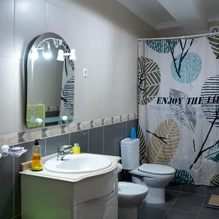 Casa Espacosa Em - Ilha Terceira דירה