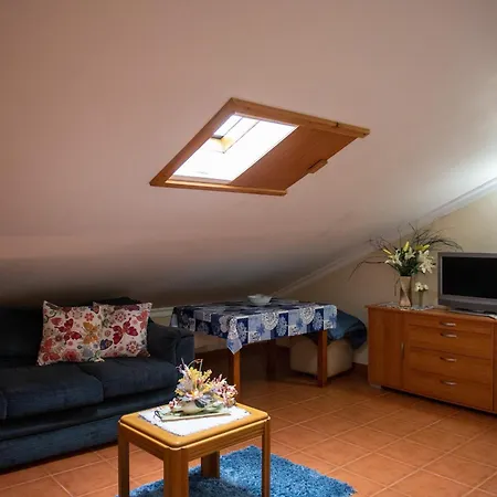 Casa Espacosa Em - Ilha Terceira アングラ・ド・エロイーズモ