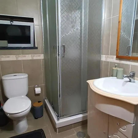 Casa Espaçosa Em - Ilha Terceira Apartamento