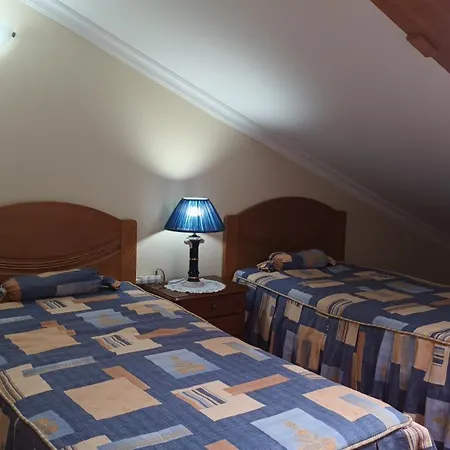 Casa Espacosa Em - Ilha Terceira 아파트 앙그라두에루이스무