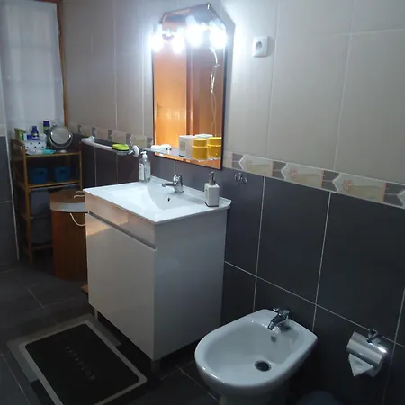 Casa Espaçosa Em - Ilha Terceira Apartamento *