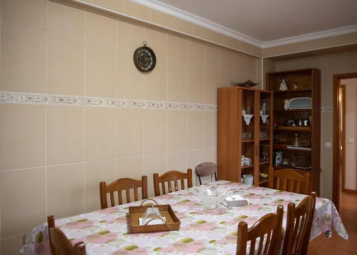 Casa Espacosa Em - Ilha Terceira アングラ・ド・エロイーズモ