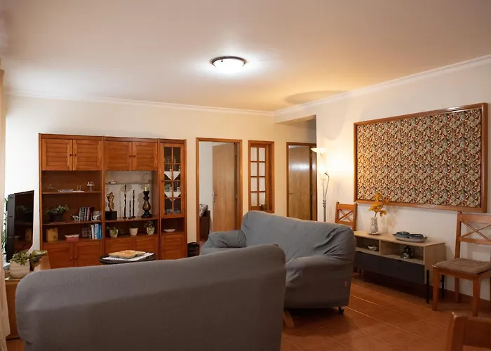 Casa Espacosa Em - Ilha Terceira * Angra do Heroísmo