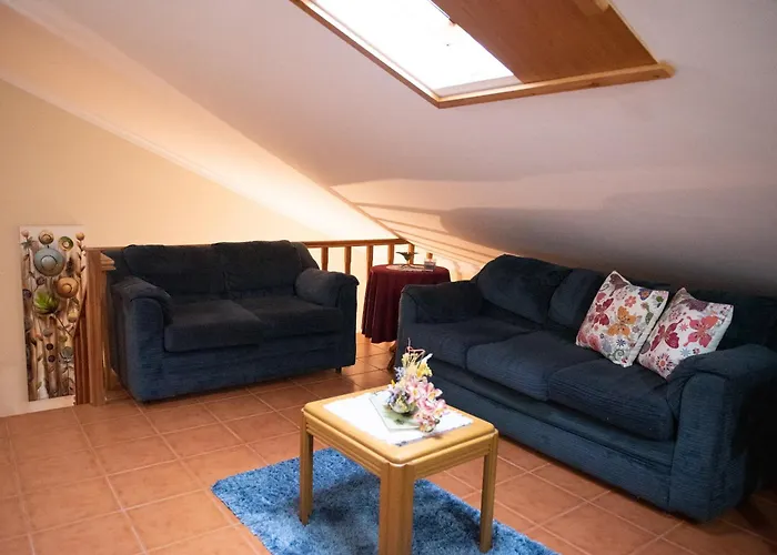 Casa Espacosa Em - Ilha Terceira アングラ・ド・エロイーズモ